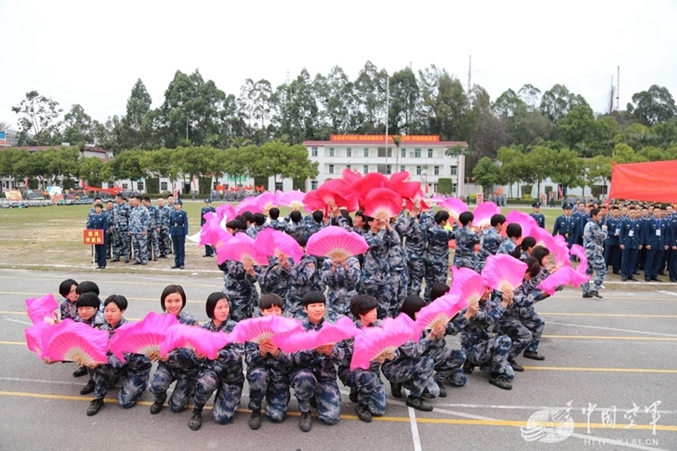 演员杨志刚：娶小师妹张静，钱交妻子管，如今他过得怎么样？ 