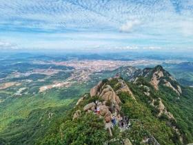 探秘丹东凤凰山，一日游攻略，揭秘辽东第一山的壮丽景色 